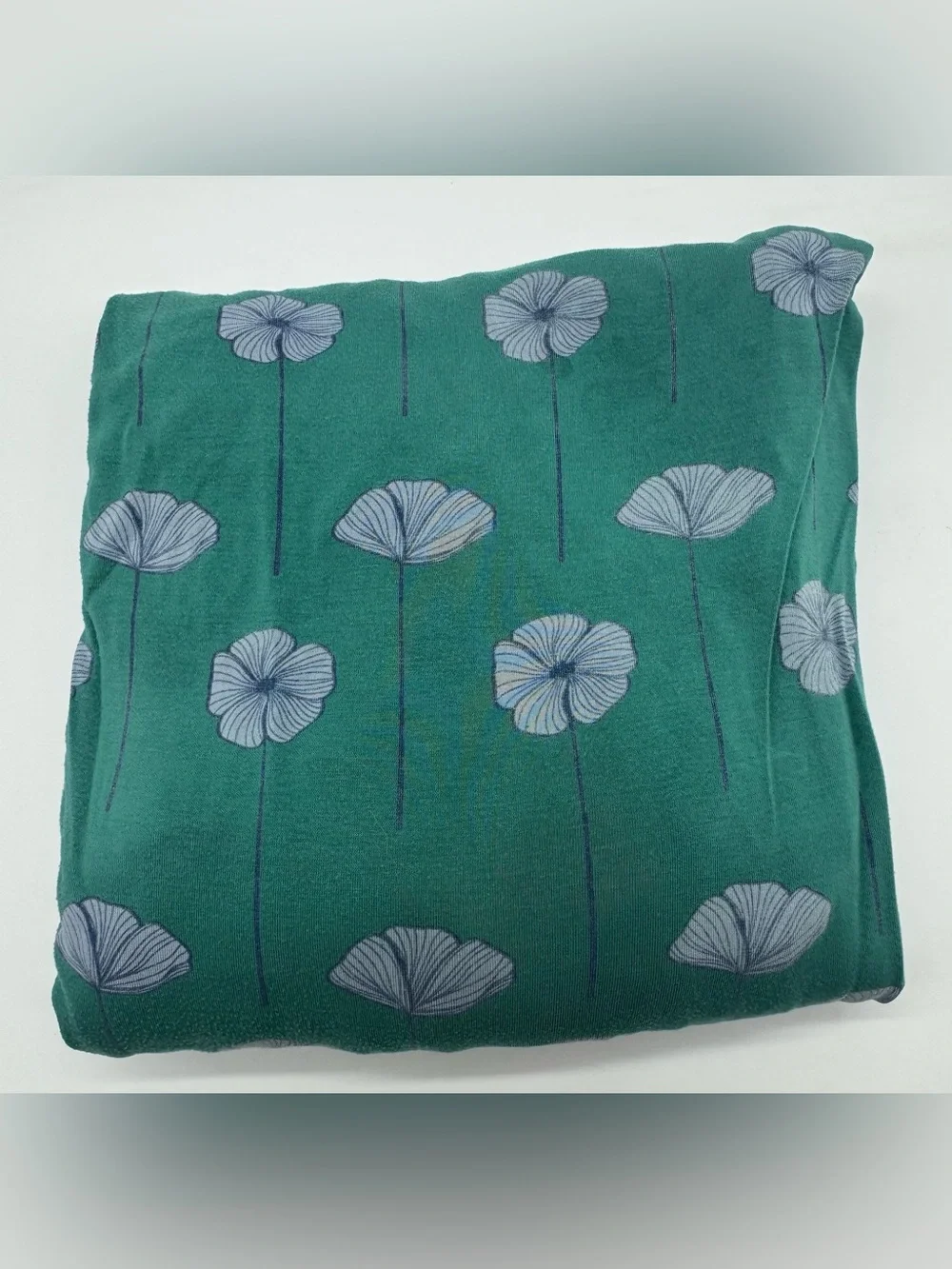 Bamboo Crib sheet in Floral and Green Pattern, Unbranded